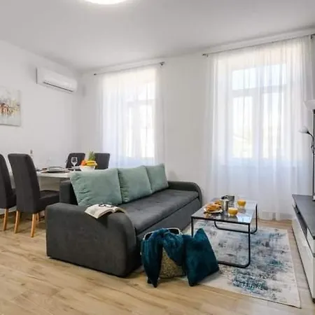 Cosy Klara Apartment
